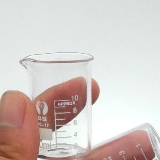BEAKER BOROSILICATE GLASS GRADUATED 10ml