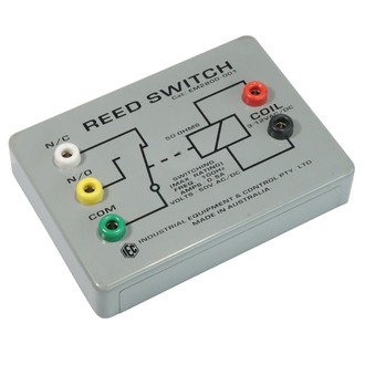 REED SWITCH IN HOUSING W/4mm SOCKETS ON BASE