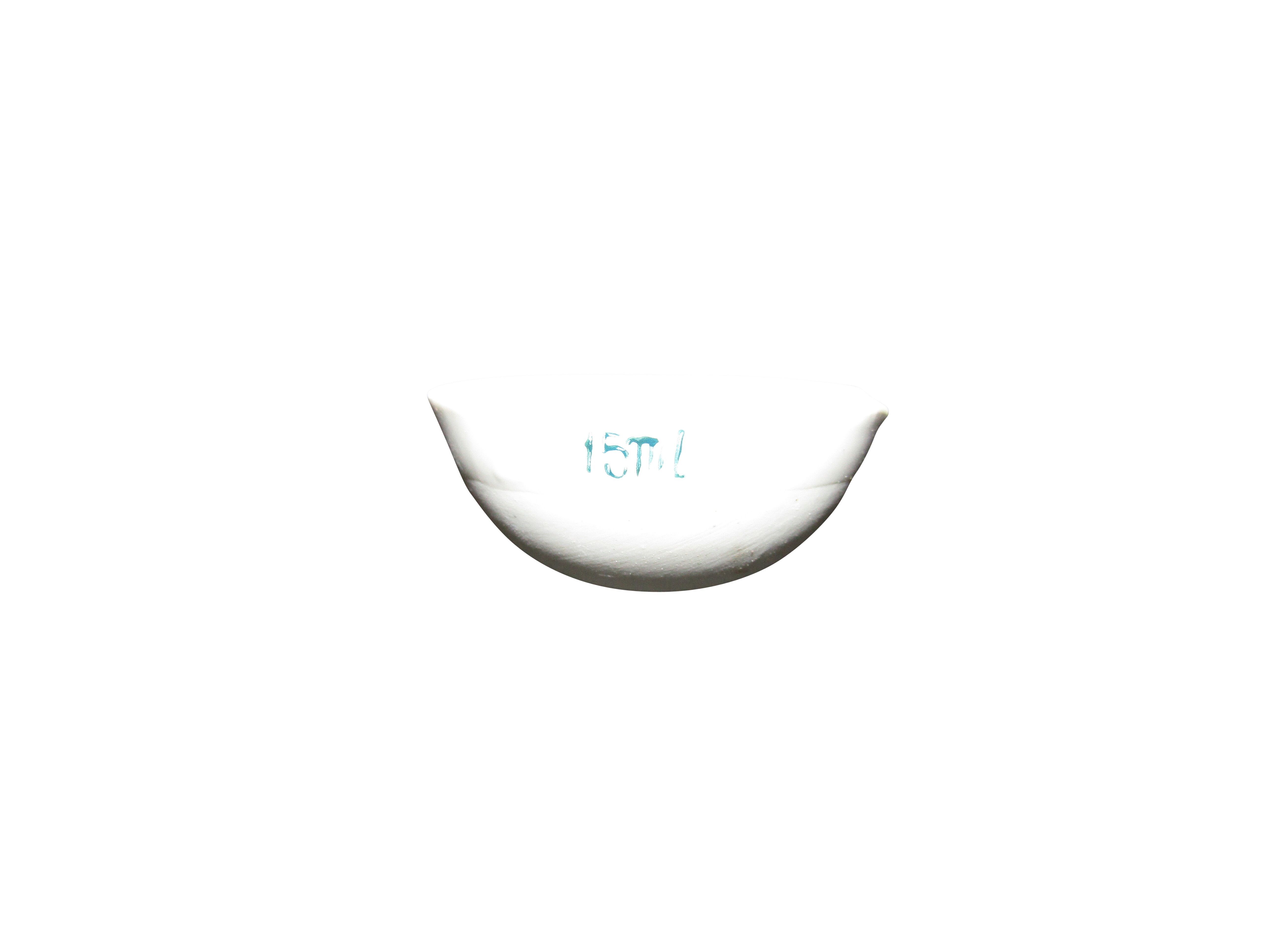 BASIN/DISH PORCELAIN ROUND BOTTOM W/SPOUT 15ML